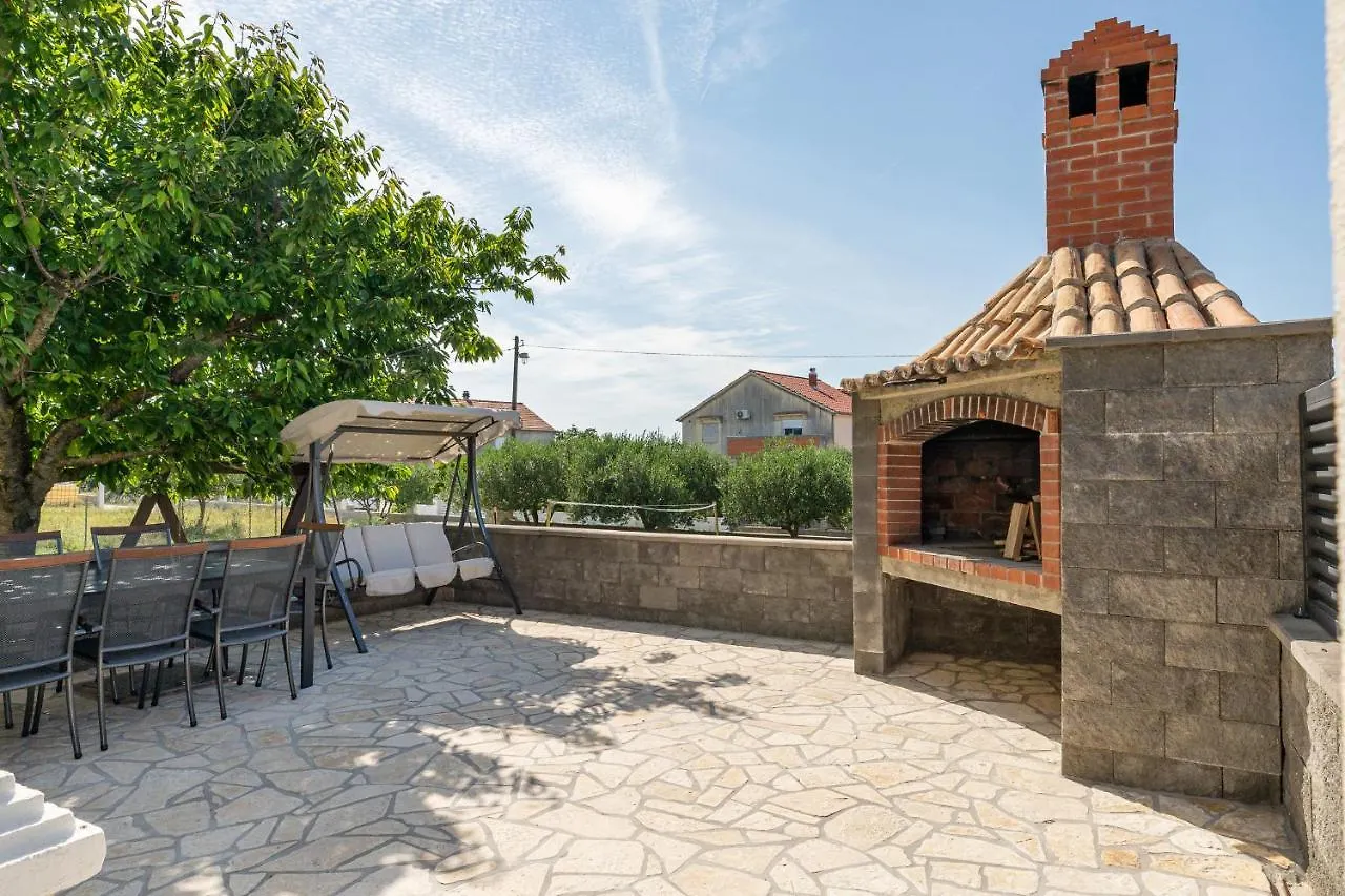 Apartment Miruna S Bazenom Donje Rastane Kroatien